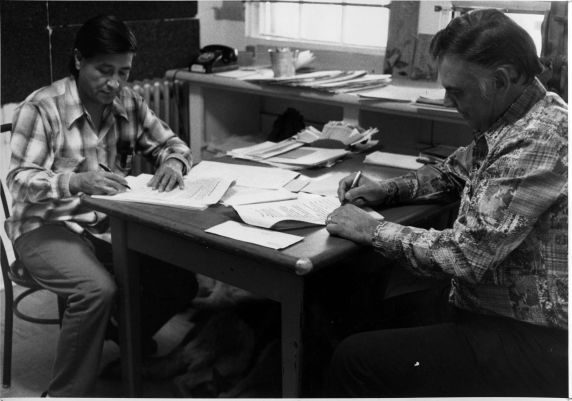 (3273) Strawberry Strike, Contract SIgning, Pick’d Rite, 1973 (3273) Strawberry Strike, Contract SIgning, Pick’d Rite, 1973